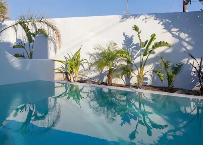 Dafnes 1 Private Pool Периволос